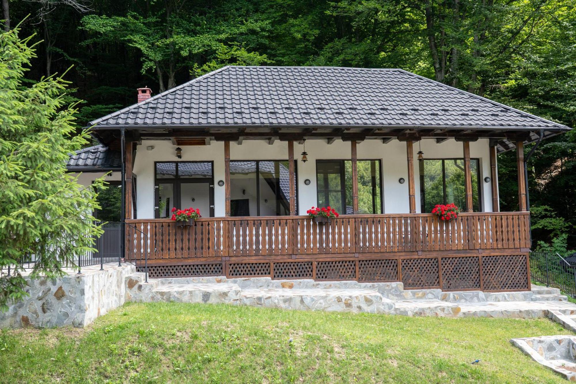 Poiana Mucenicului Arefu Exterior foto